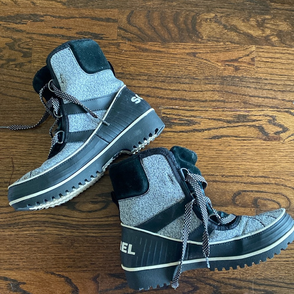 EUC Sorel Tivoli Boots